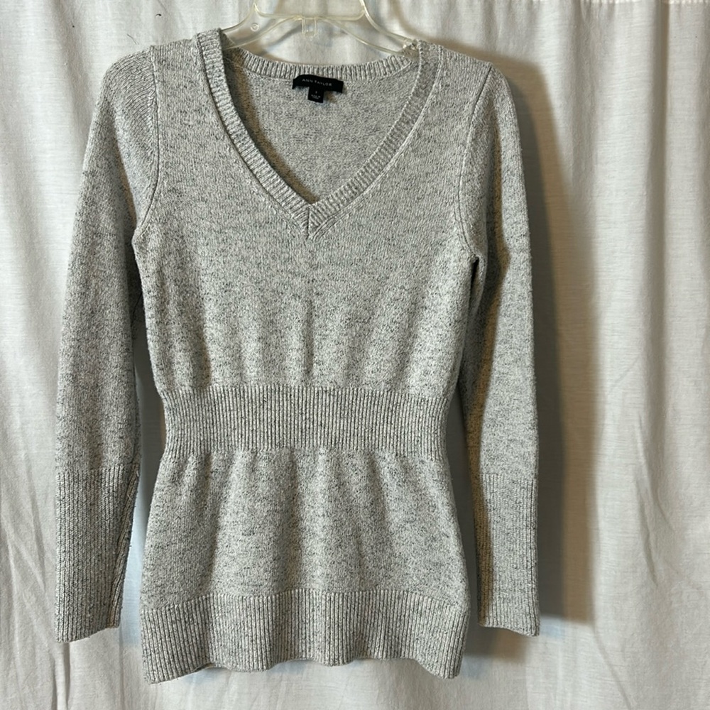 So small and Taylor sweater